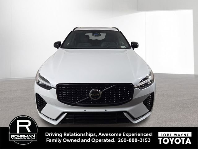 Used 2022 Volvo XC60 T8 R-Design w/ Advanced Package AWD/4WD image 3