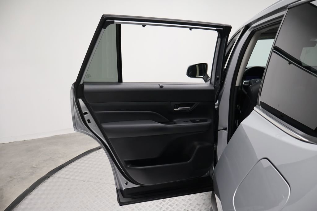 Certified 2025 Toyota Grand Highlander AWD image 21