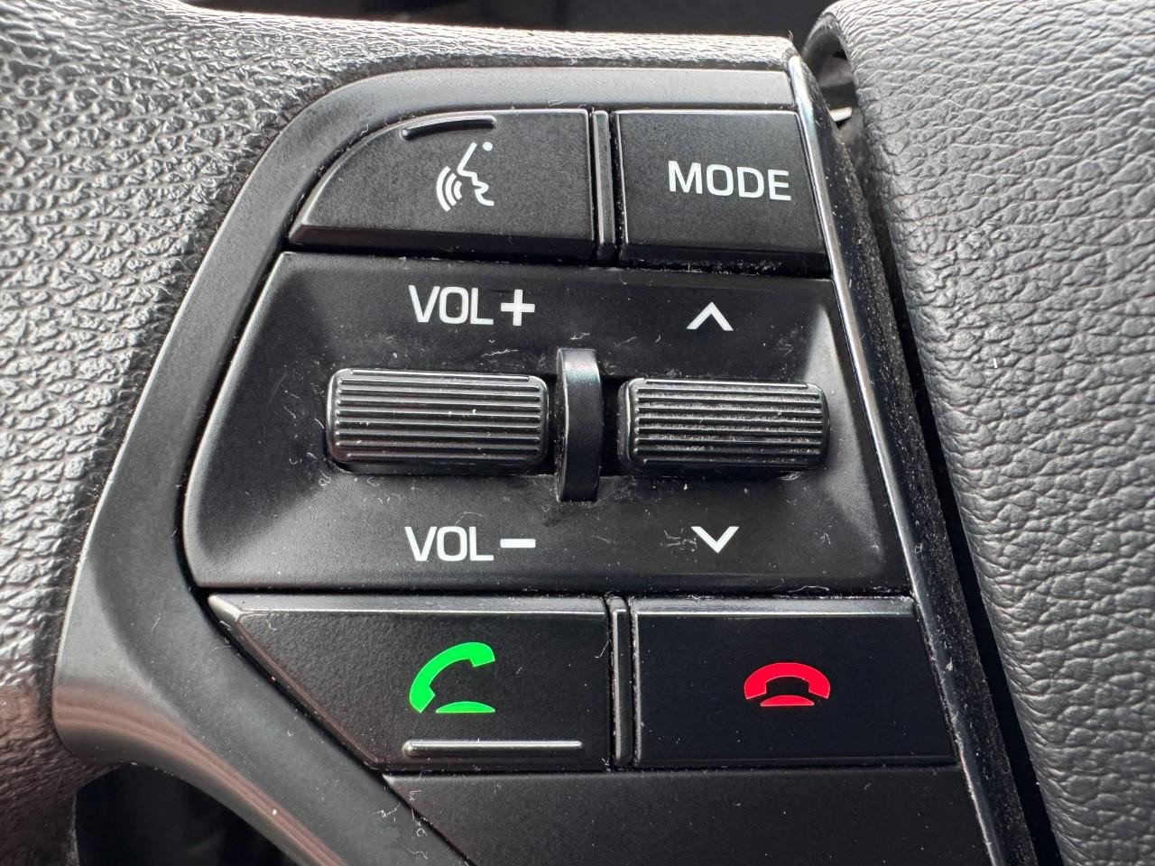 Used 2016 Hyundai Sonata SE w/ Cargo Package image 16