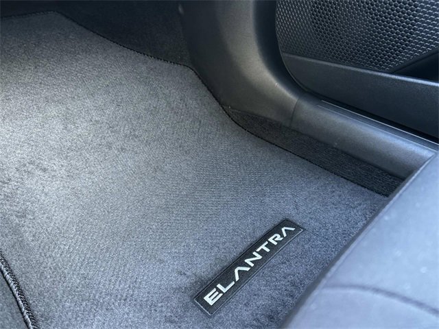 Used 2025 Hyundai Elantra Sport image 31