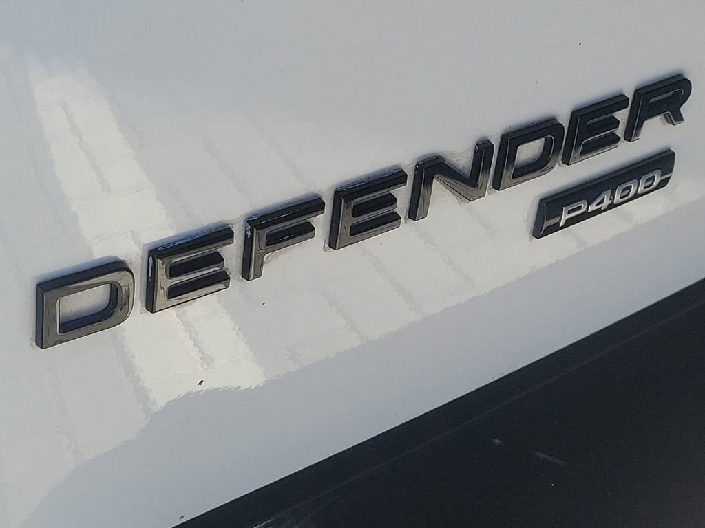 Used 2023 Land Rover Defender 110 X-Dynamic SE image 10