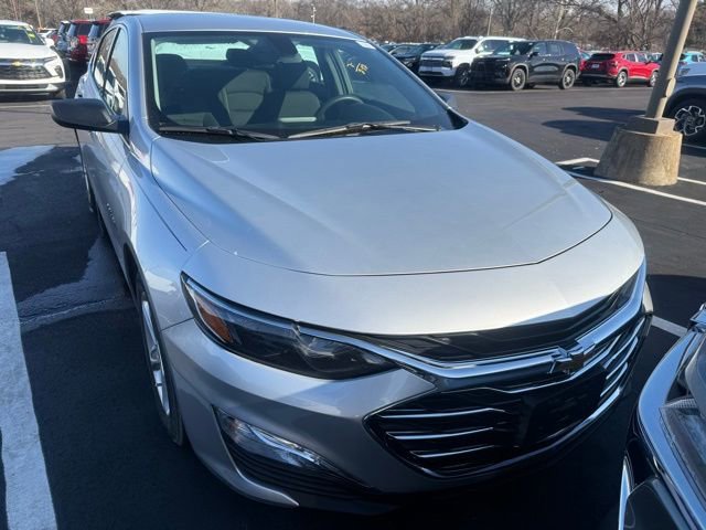 Used 2021 Chevrolet Malibu LS image 2