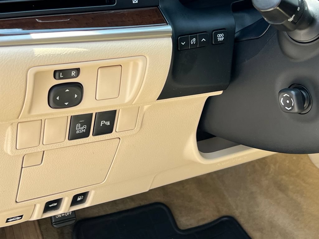 Used 2014 Lexus ES 350 w/ Premium Package FWD image 8