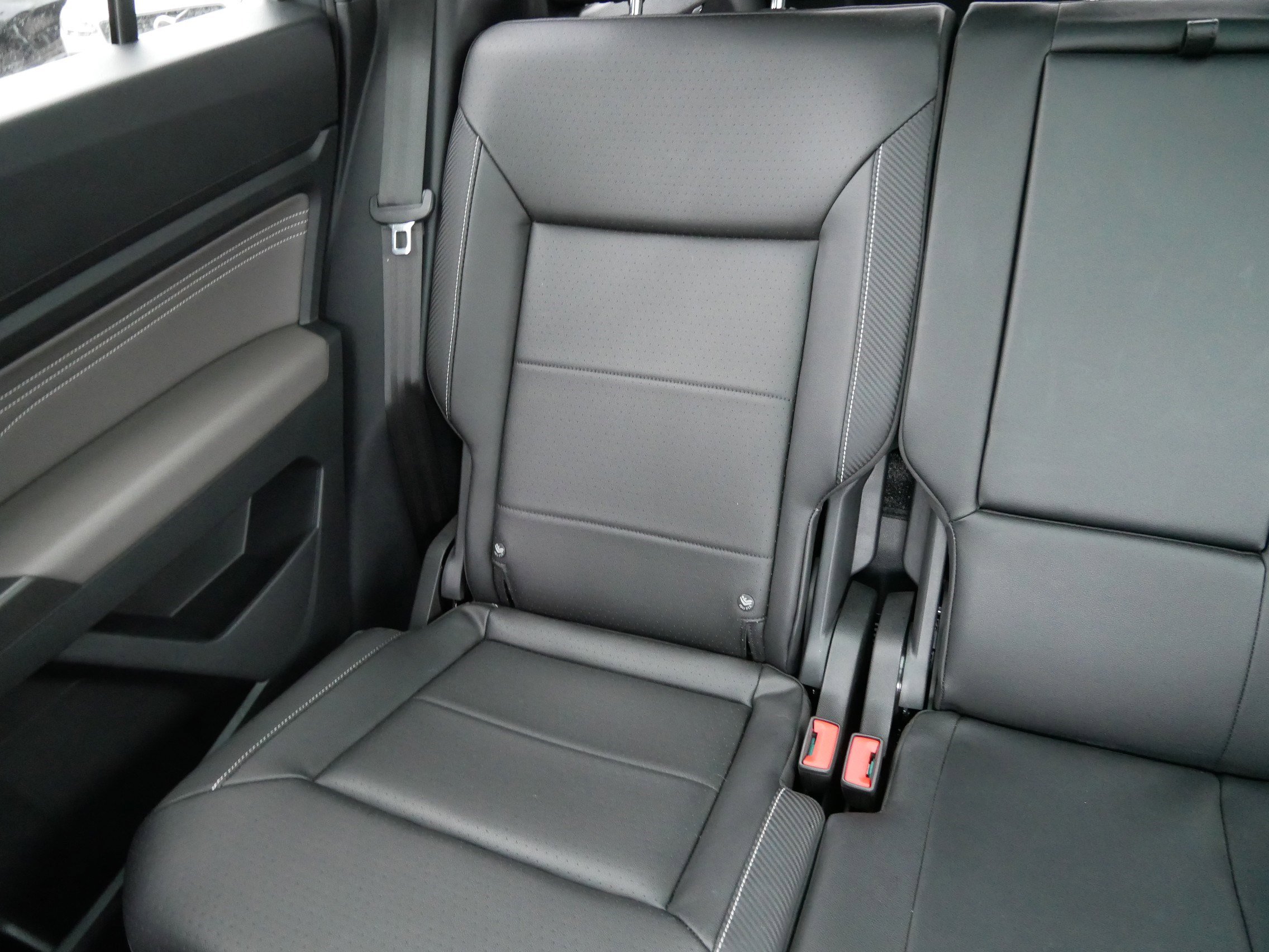 Certified 2023 Volkswagen Atlas Cross Sport SEL R-Line image 12