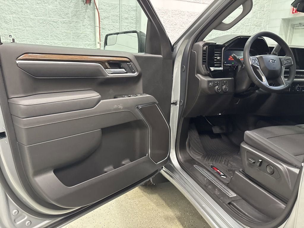 New 2026 Chevrolet Silverado 1500 RST AWD/4WD image 13