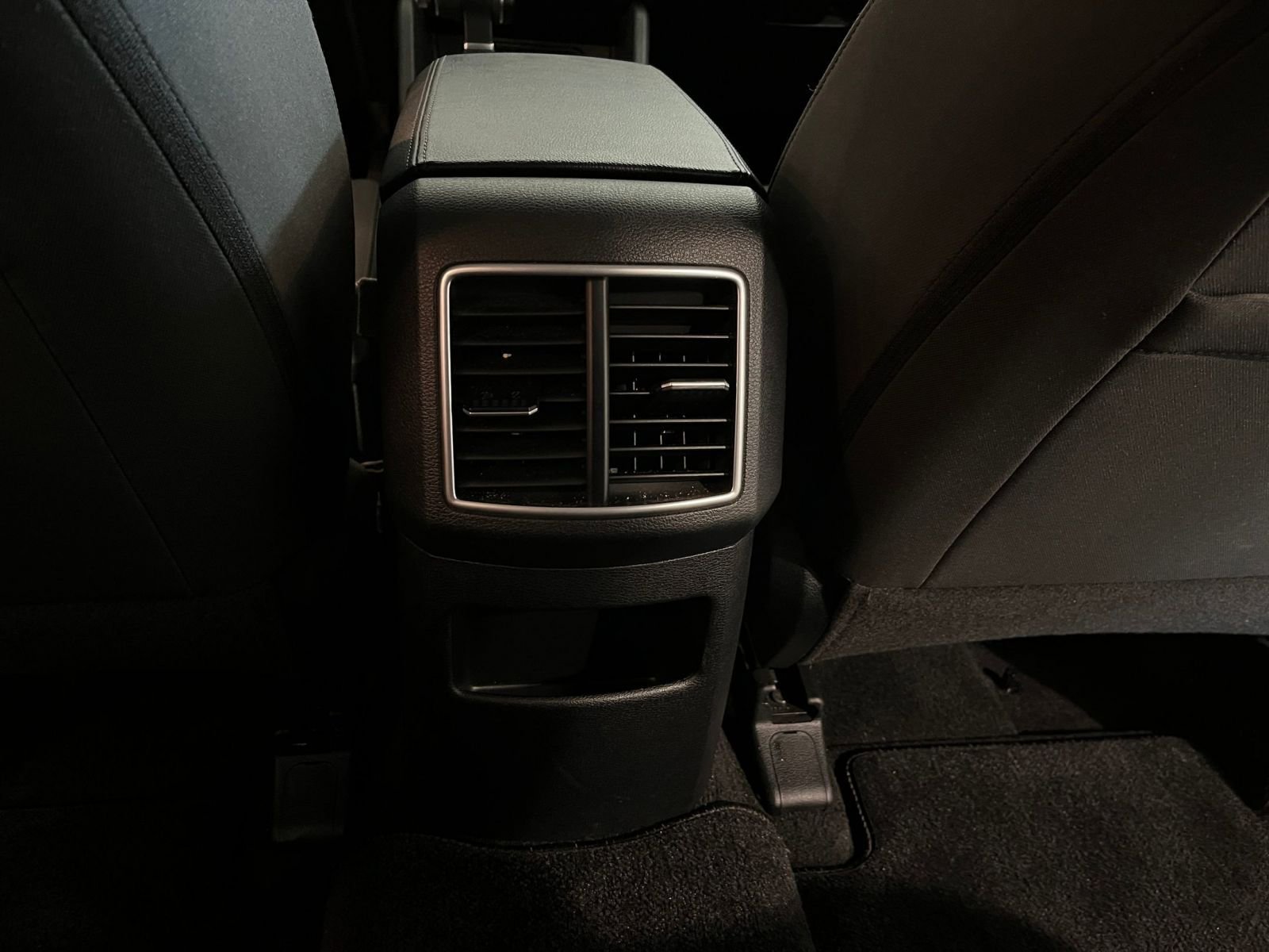 Used 2025 Kia Sportage LX FWD image 23