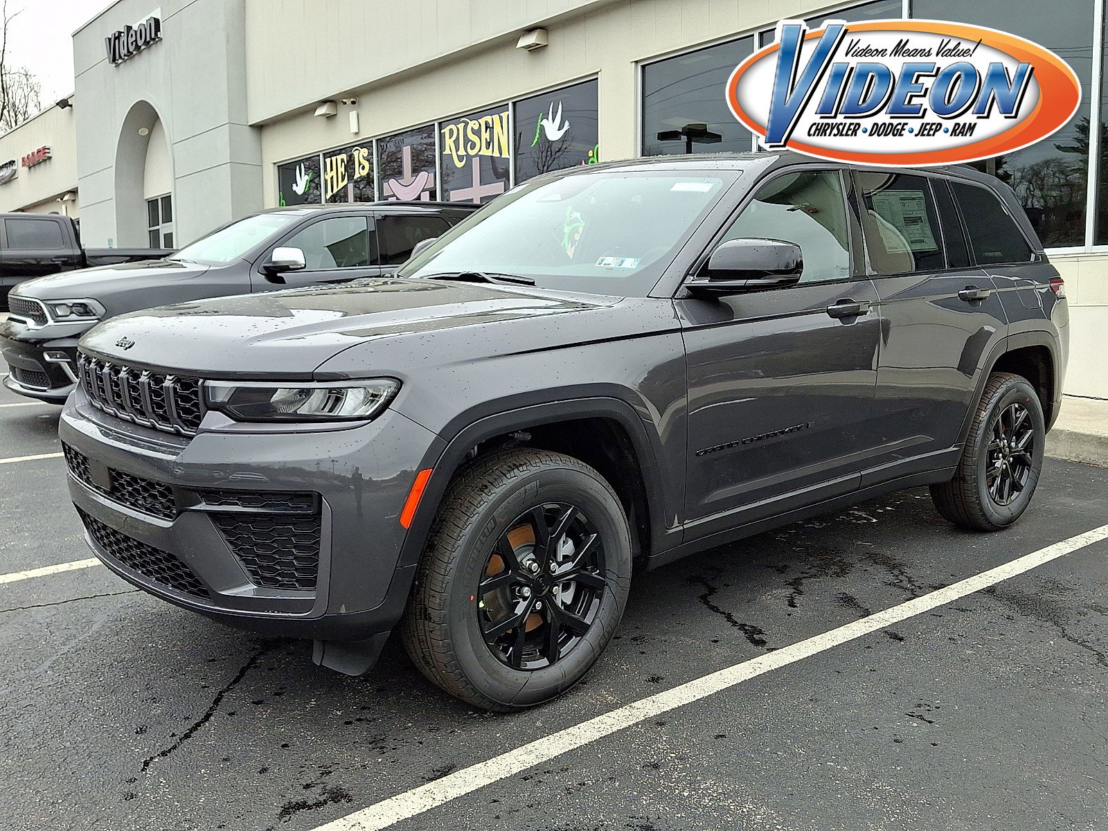 New 2026 Jeep Grand Cherokee Altitude AWD/4WD image 1