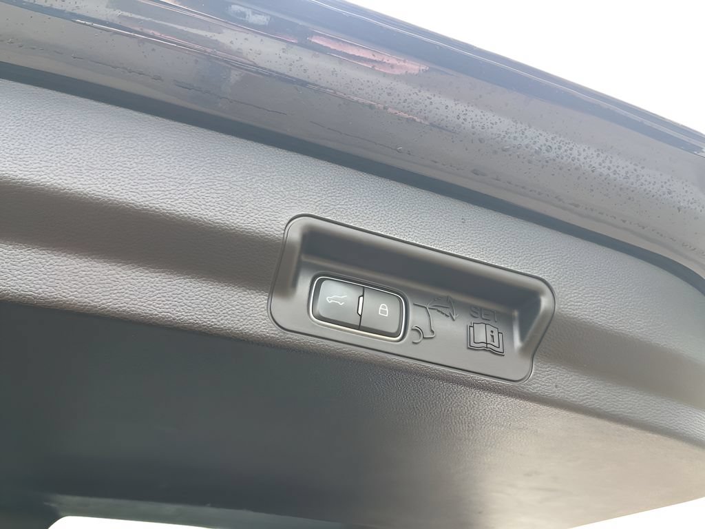 Used 2022 Ford Explorer Limited AWD/4WD image 41