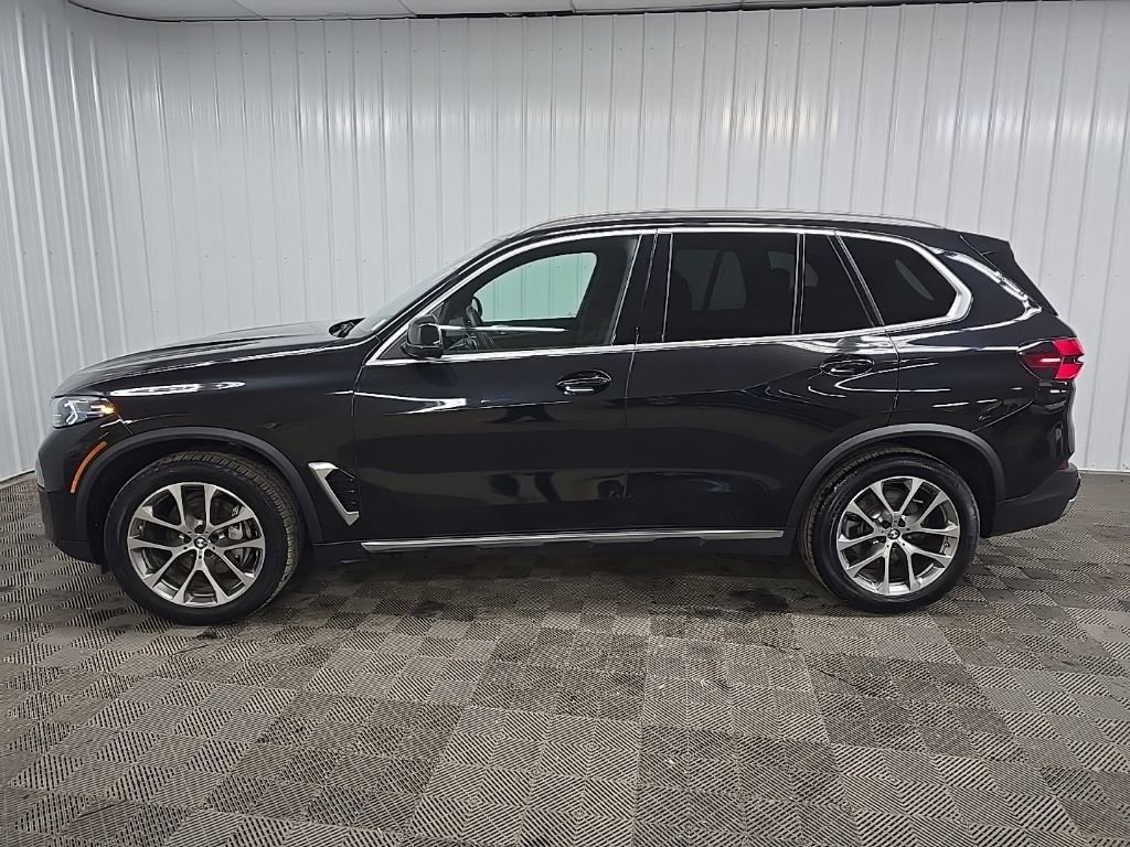 Used 2025 BMW X5 xDrive40i w/ Premium Package image 5