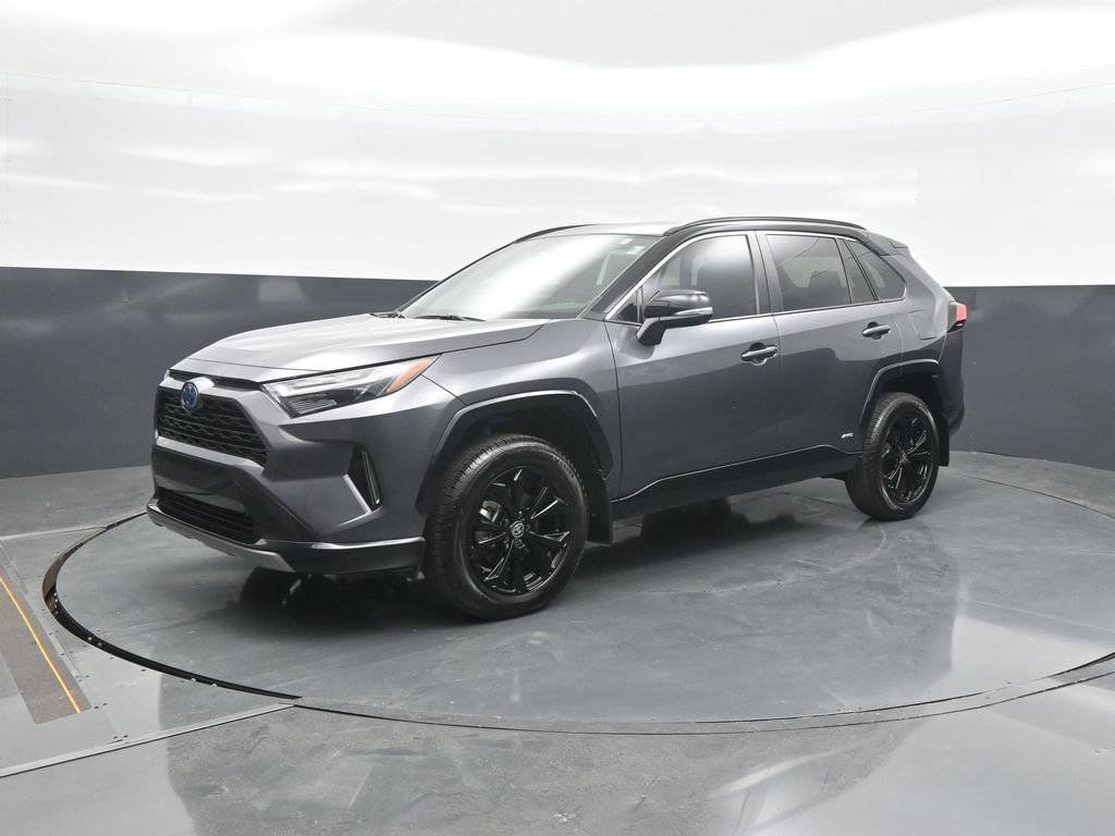 Used 2024 Toyota RAV4 XSE AWD/4WD image 3