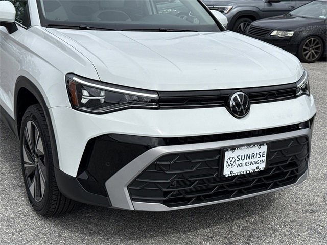 Used 2025 Volkswagen Taos SE image 10