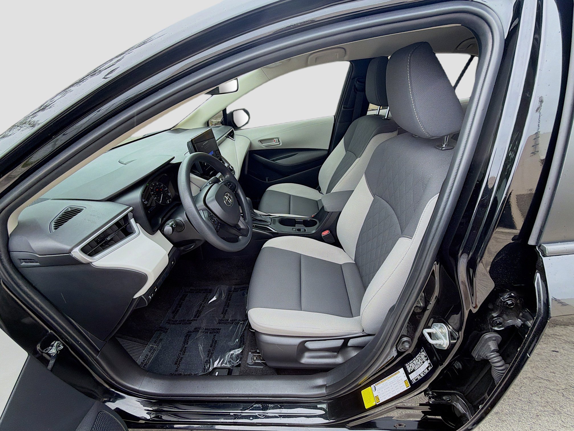 Used 2024 Toyota Corolla LE image 18