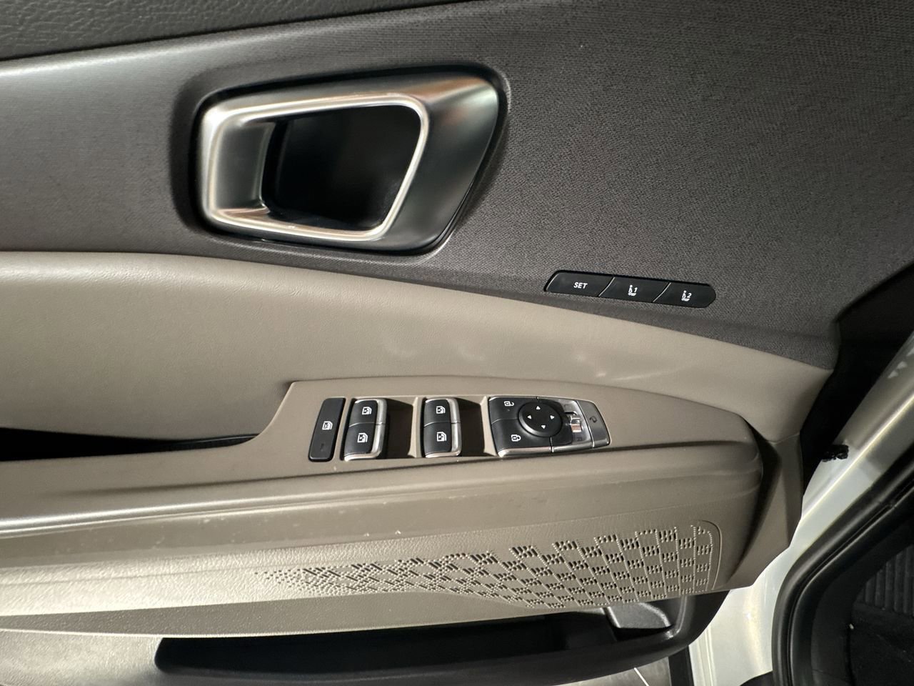 New 2026 Kia Carnival EX image 19