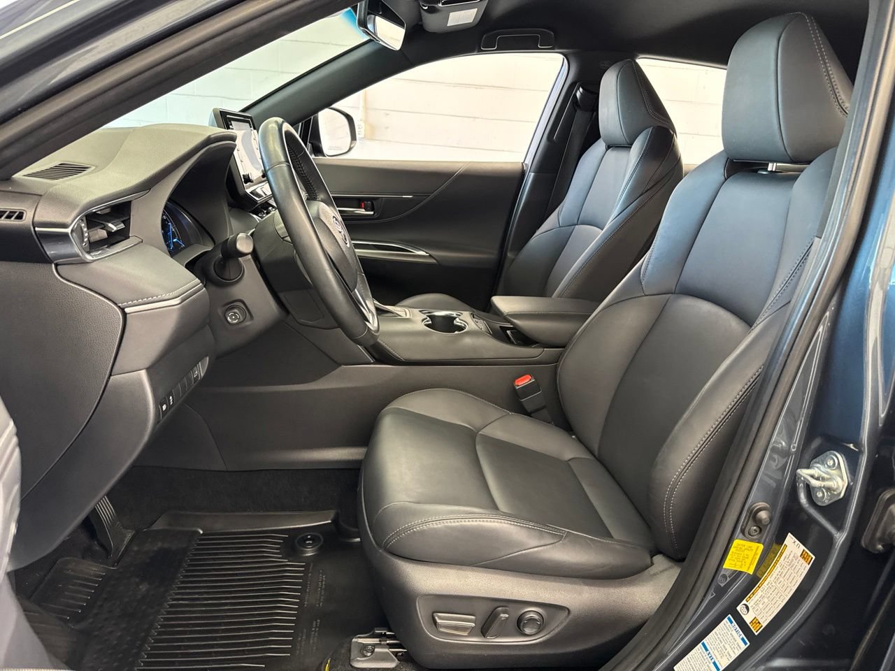 Used 2022 Toyota Venza XLE AWD/4WD image 14