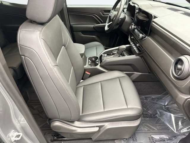 Used 2025 Chevrolet Colorado Trail Boss image 17