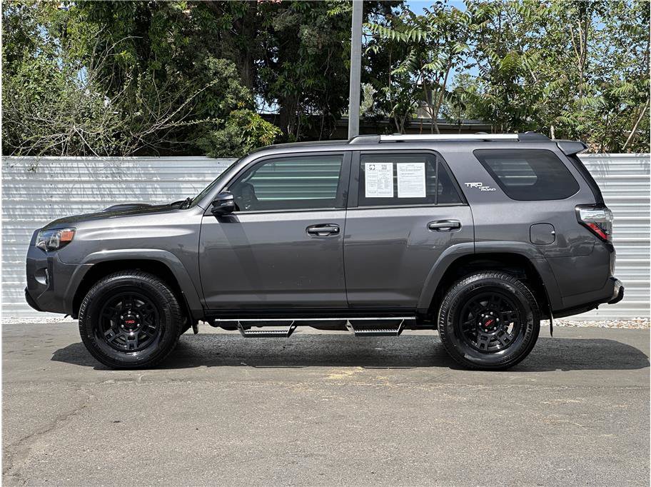 Used 2018 Toyota 4Runner TRD Off-Road Premium AWD/4WD image 13