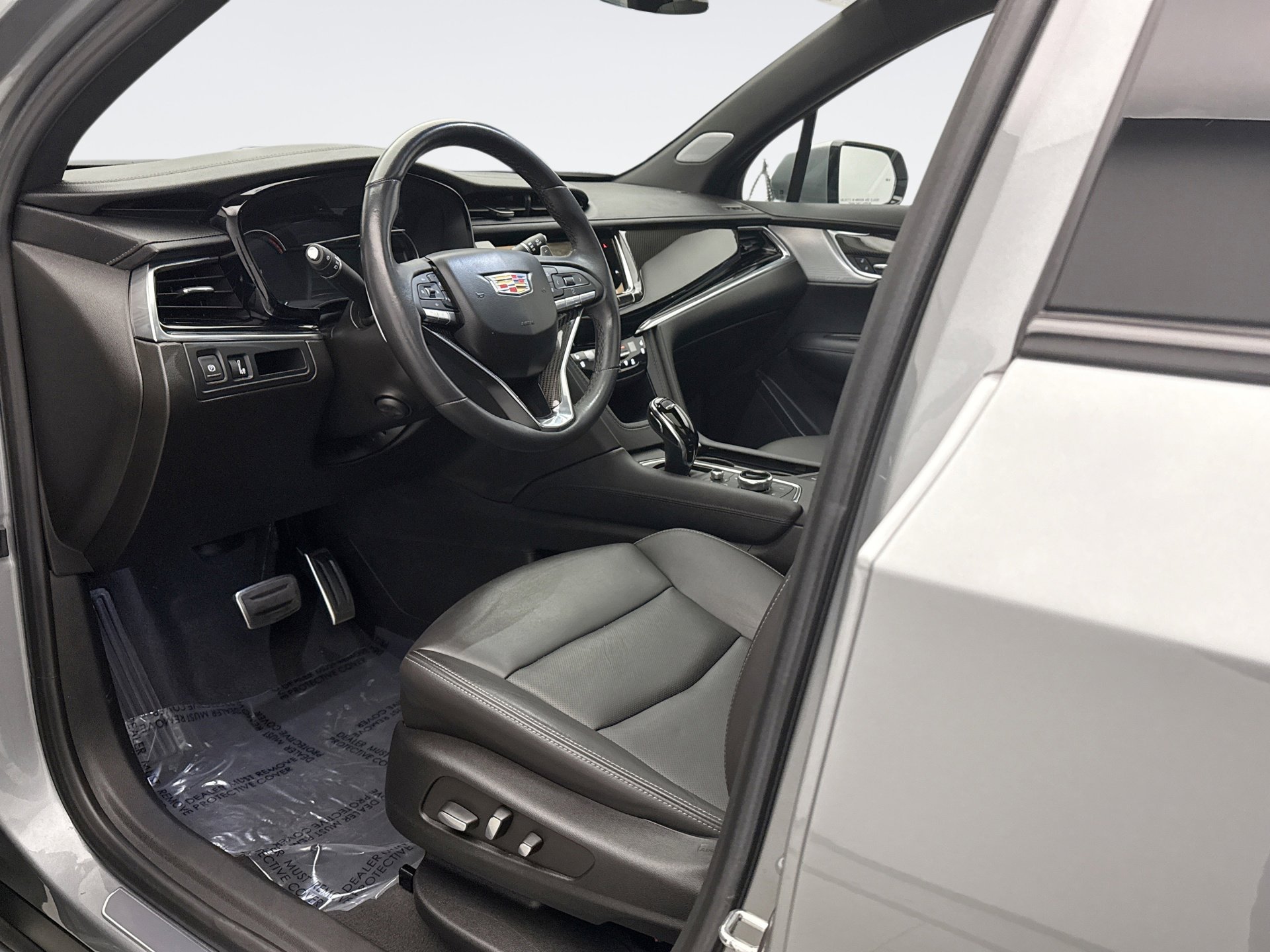 Used 2023 Cadillac XT6 Sport image 10