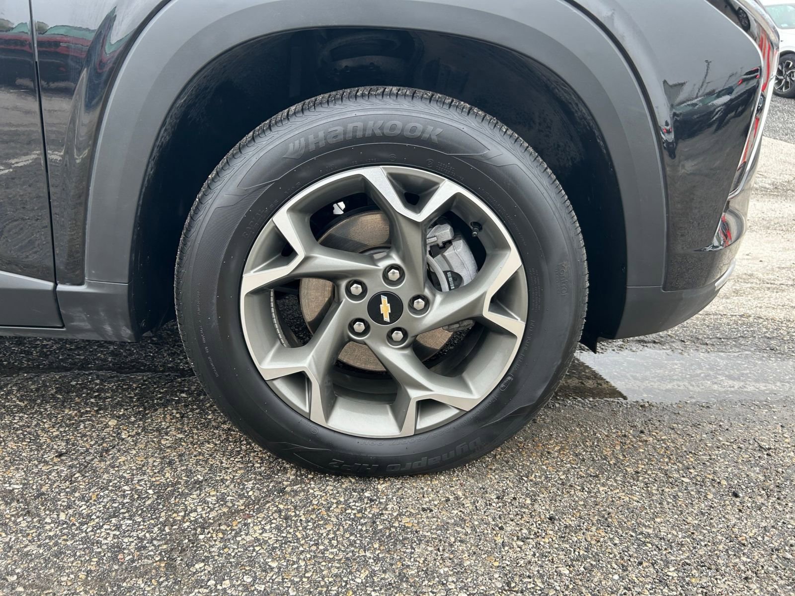 Used 2025 Chevrolet Trax LT w/ LT Convenience Package image 24