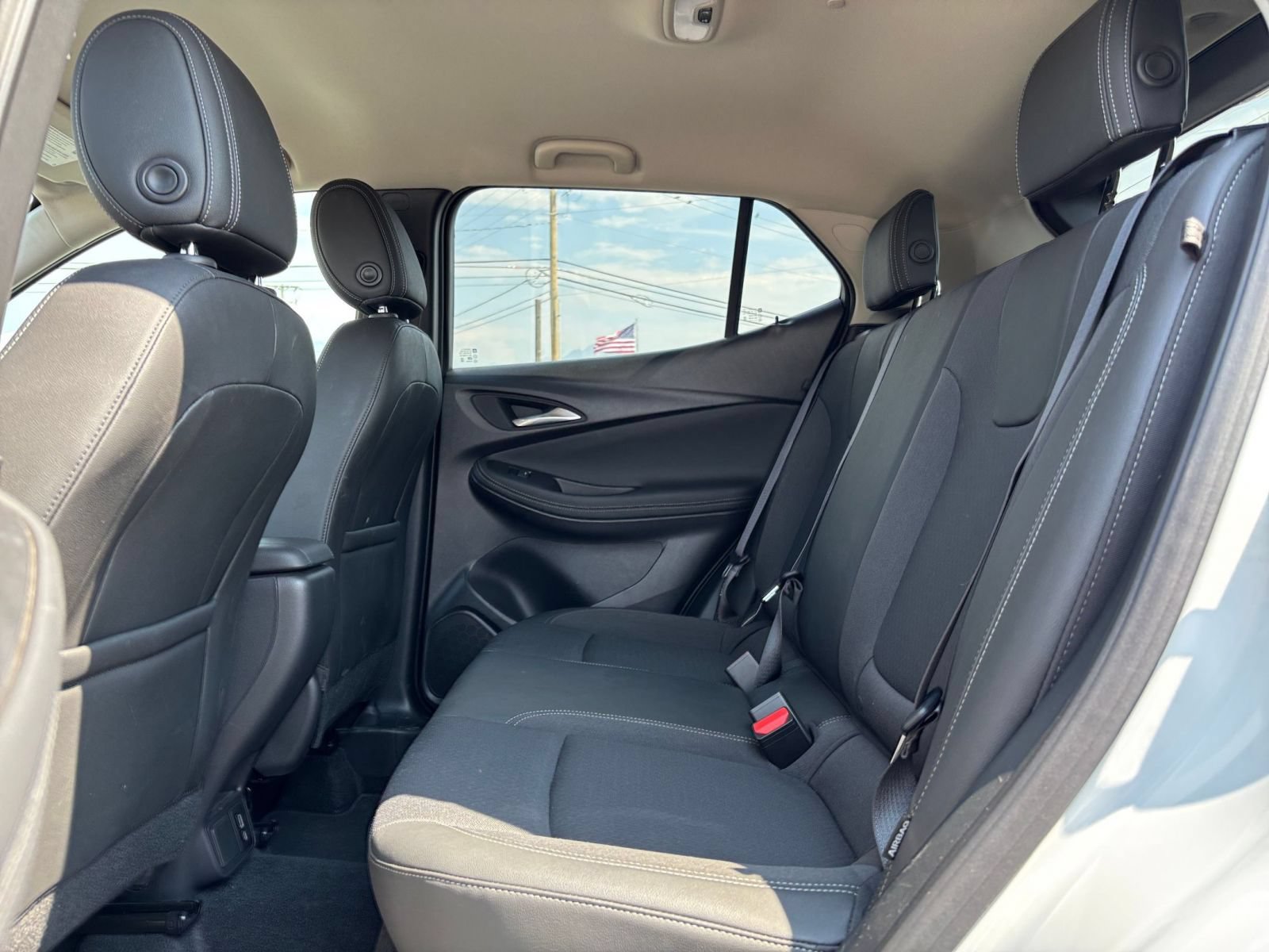Used 2025 Buick Encore GX Preferred AWD/4WD image 24