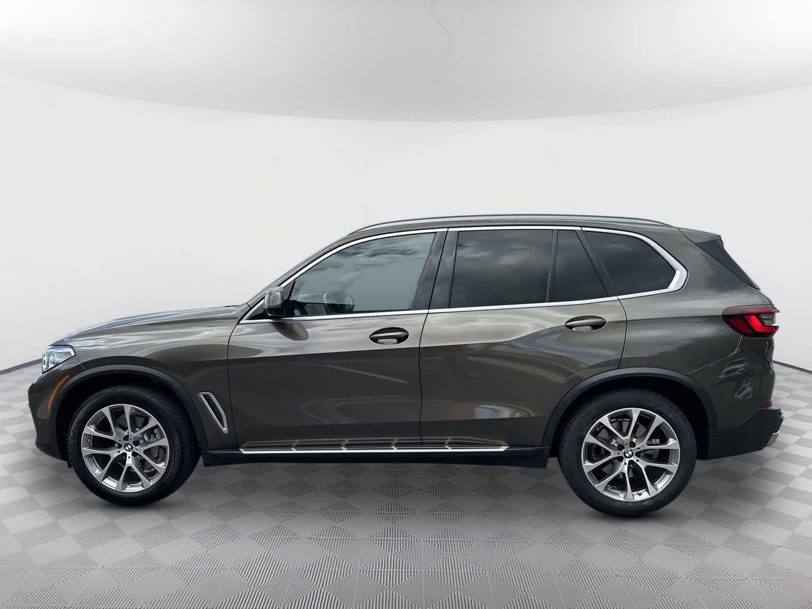 Used 2022 BMW X5 sDrive40i w/ Executive Package RWD image 4