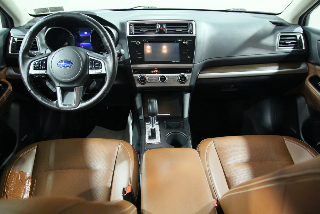 Used 2017 Subaru Outback 3.6R Touring AWD/4WD image 5