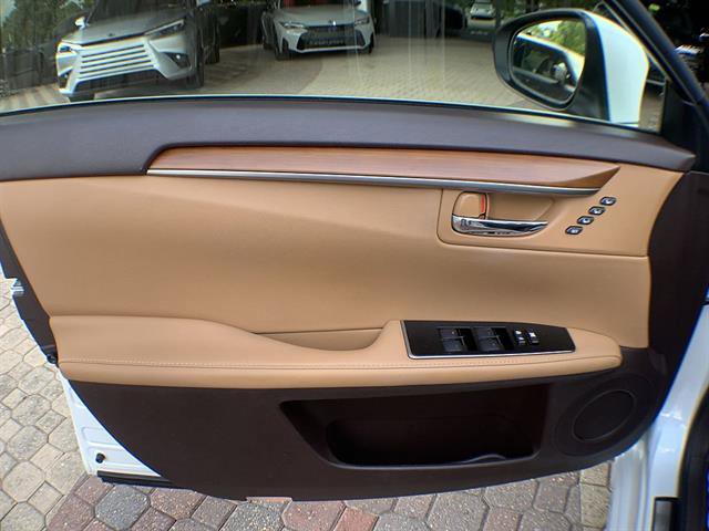 Used 2016 Lexus ES 350 w/ Luxury Package w/Wood Trim FWD image 5