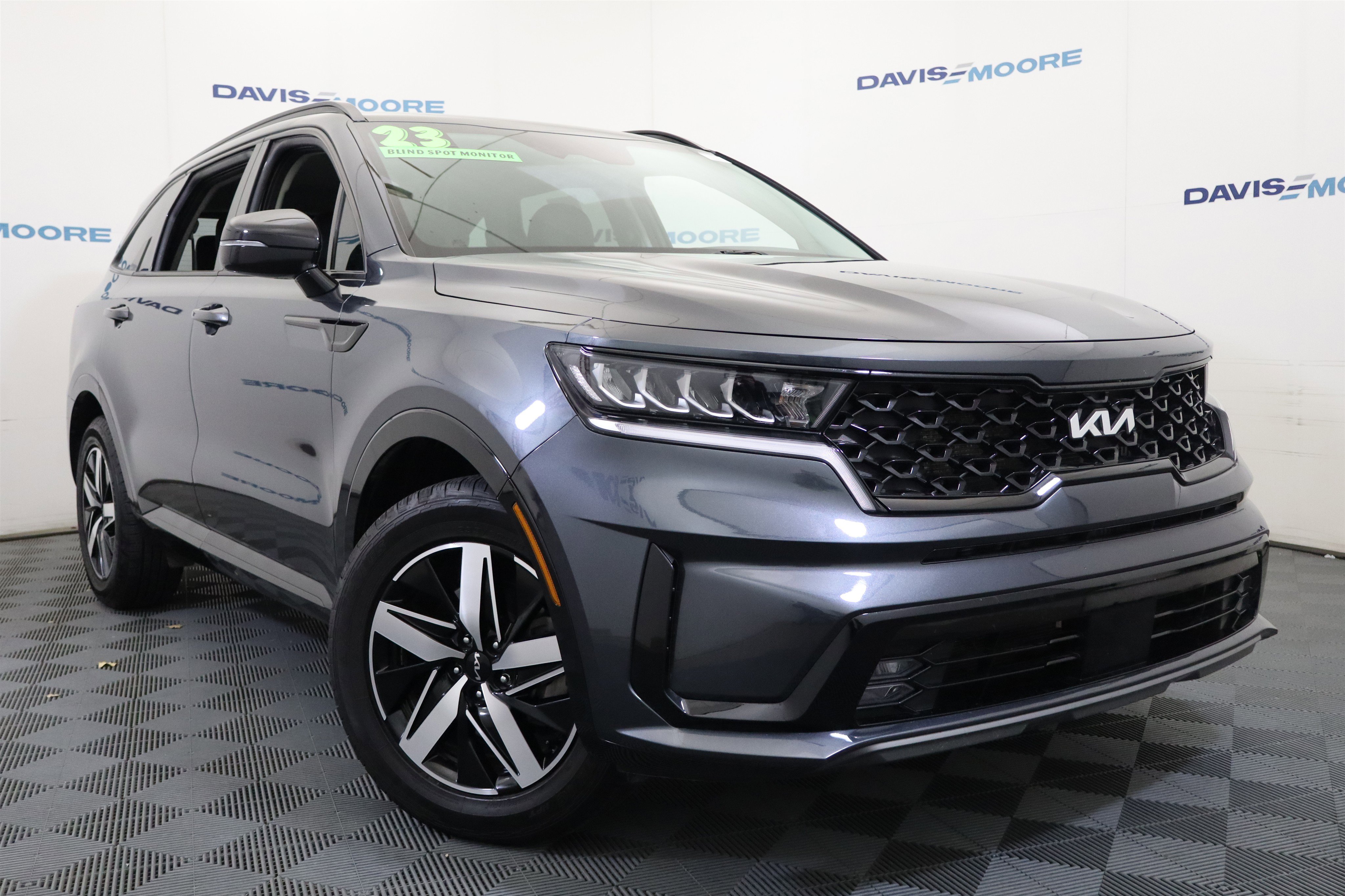 Used 2023 Kia Sorento EX video 2