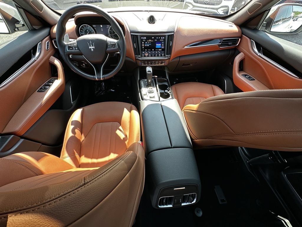 Used 2023 Maserati Levante GT AWD/4WD image 27