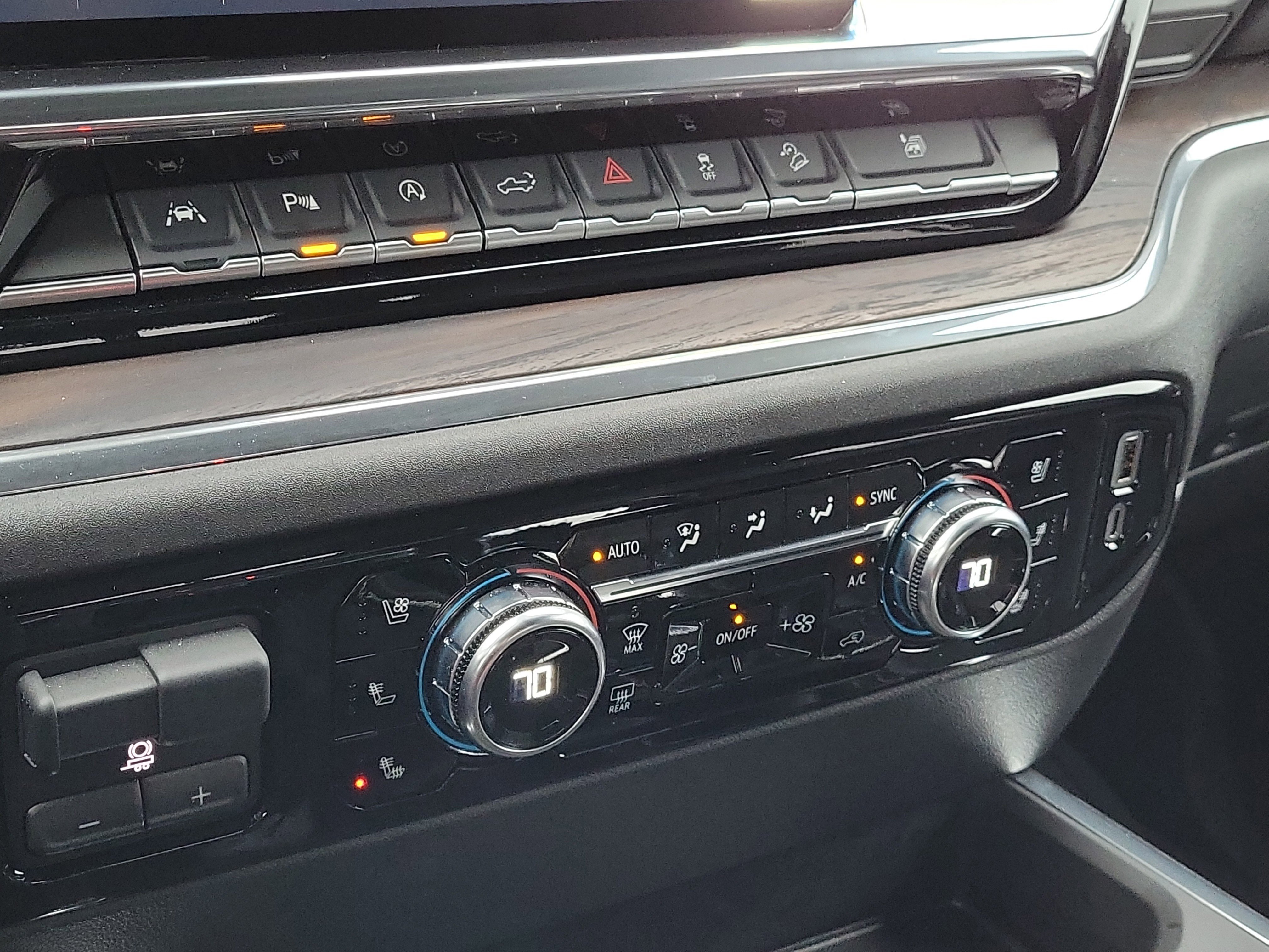 Used 2025 GMC Sierra 1500 SLT w/ SLT Premium Plus Package image 31