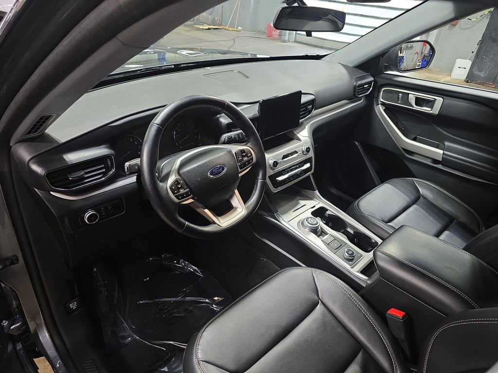 Used 2023 Ford Explorer XLT w/ Equipment Group 202A image 19