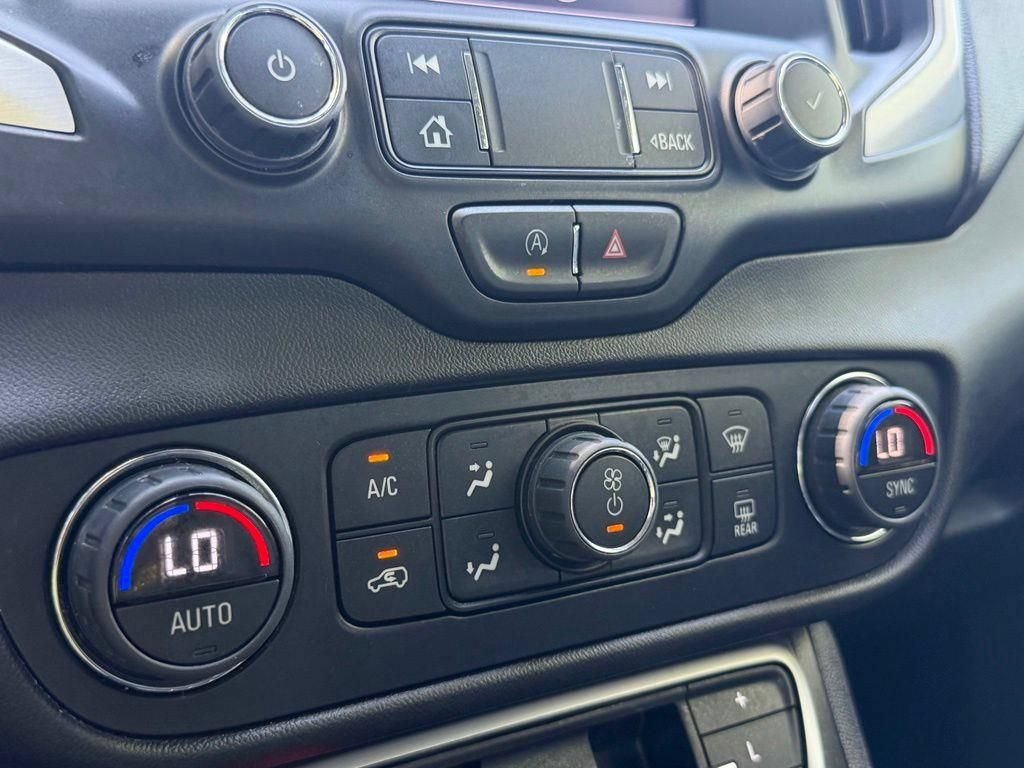 Used 2023 GMC Terrain SLT AWD/4WD image 21