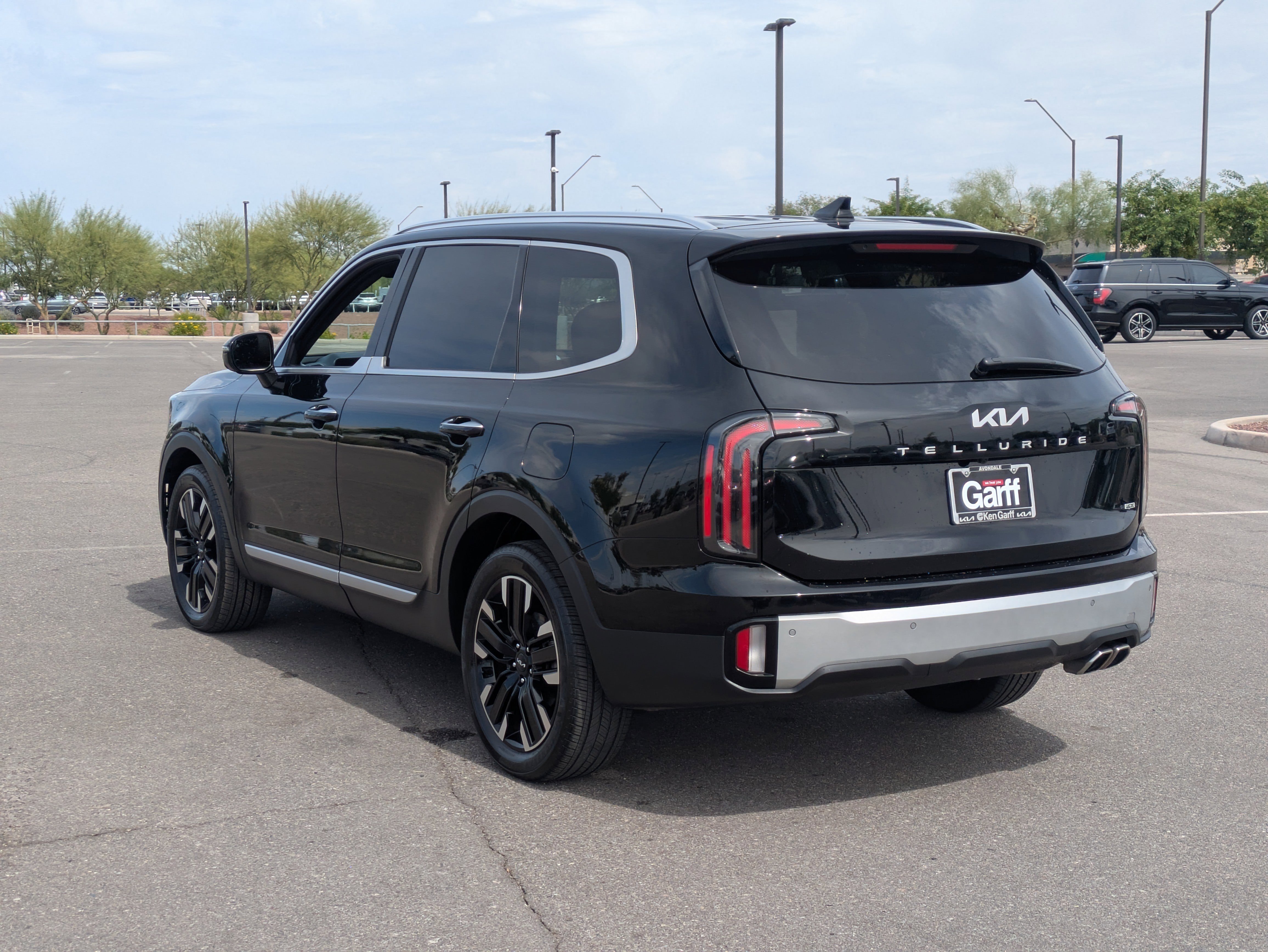 Used 2023 Kia Telluride SX Prestige AWD/4WD image 3