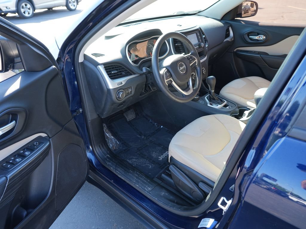 Used 2016 Jeep Cherokee Sport AWD/4WD image 11