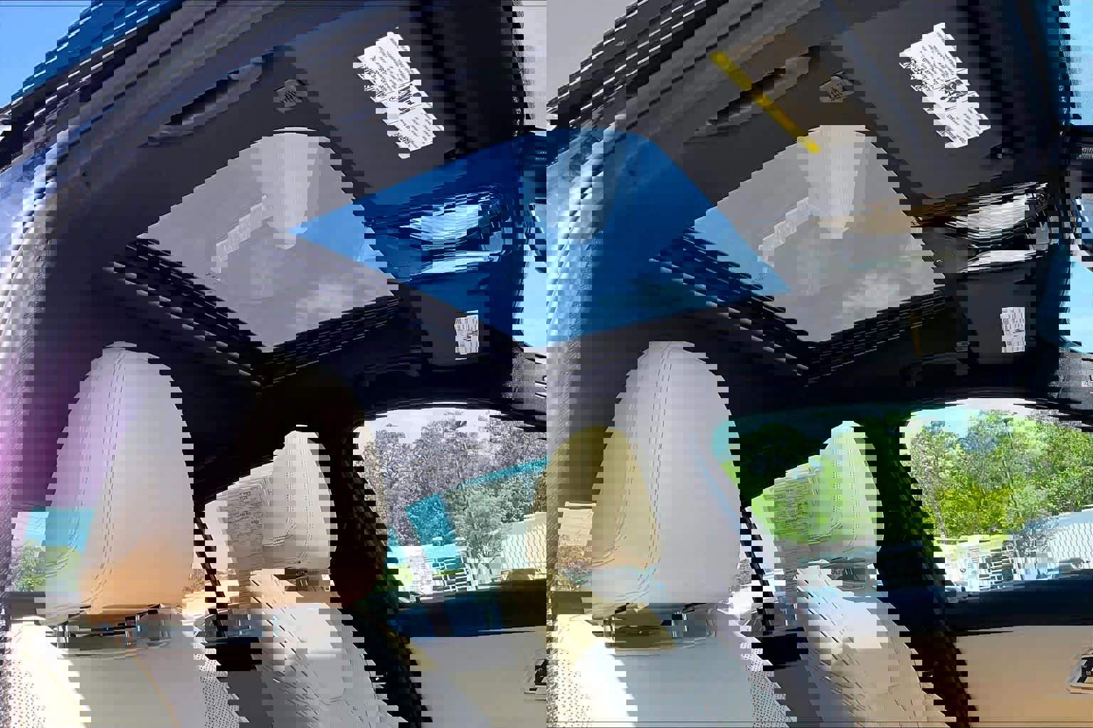 Certified 2025 BMW 330i Sedan w/ Convenience Package image 14