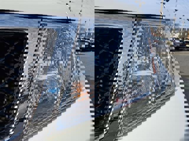 Used 2020 Nissan Frontier SV image 10