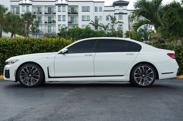 Used 2022 BMW 740i w/ M Sport Package RWD image 4