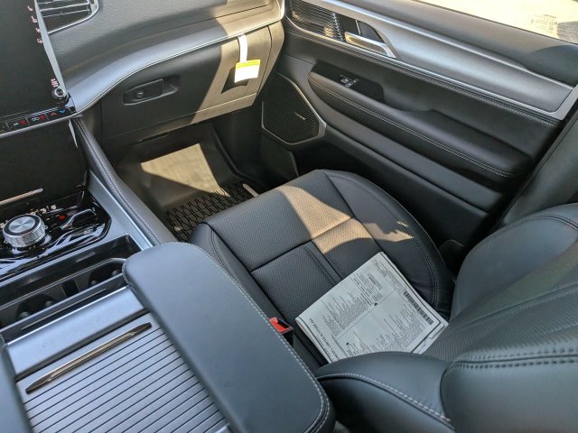 New 2026 Jeep Grand Wagoneer L Limited w/ Convenience Group I AWD/4WD image 20