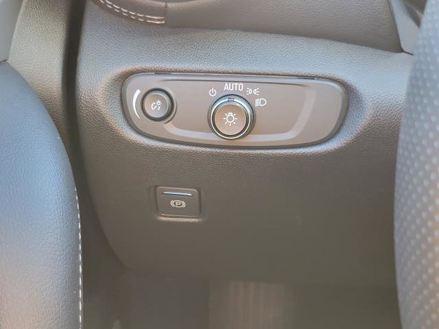 Used 2025 Chevrolet Blazer LT image 12