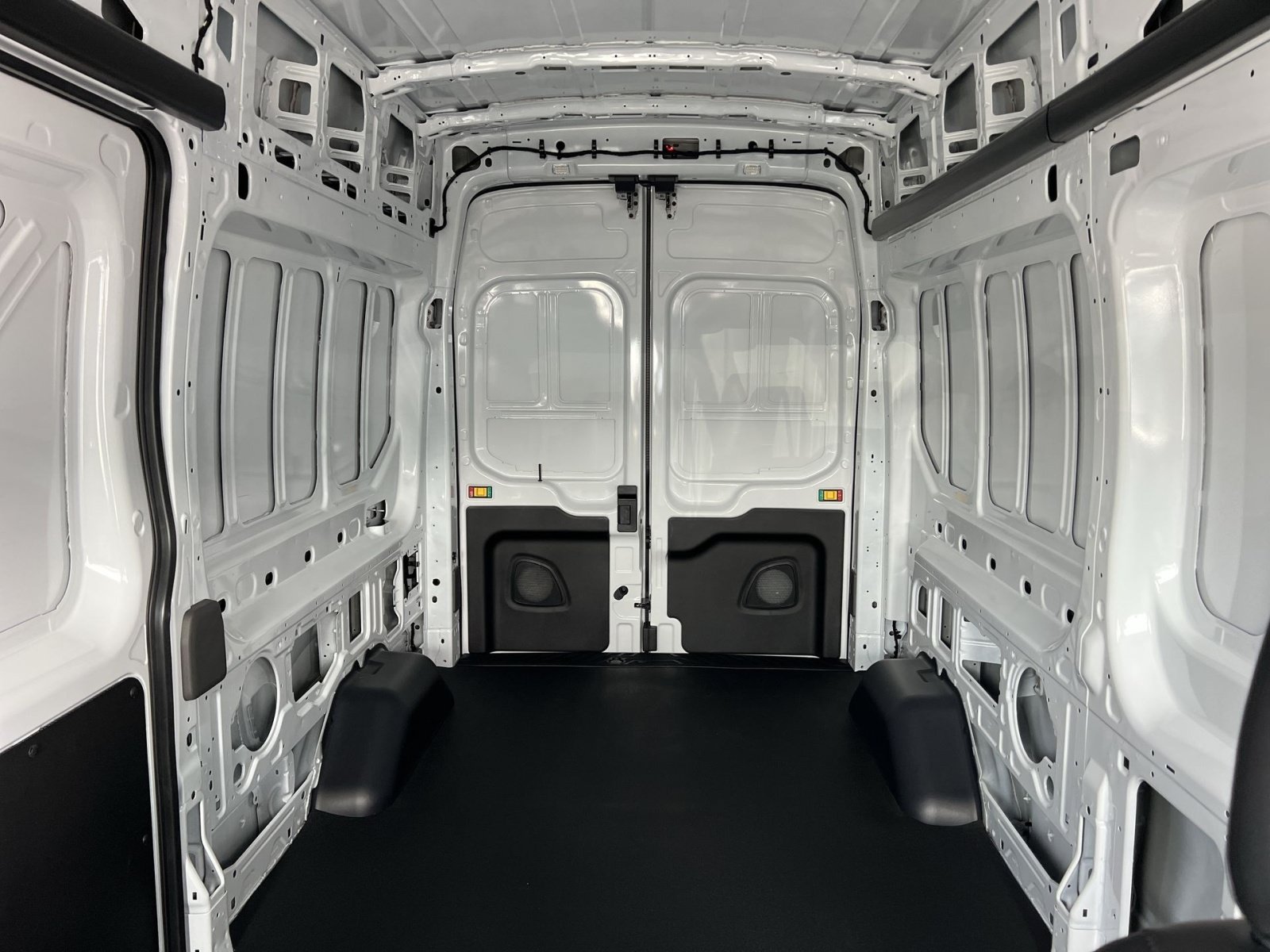New 2027 Ford Transit 250 148 High Roof RWD image 21