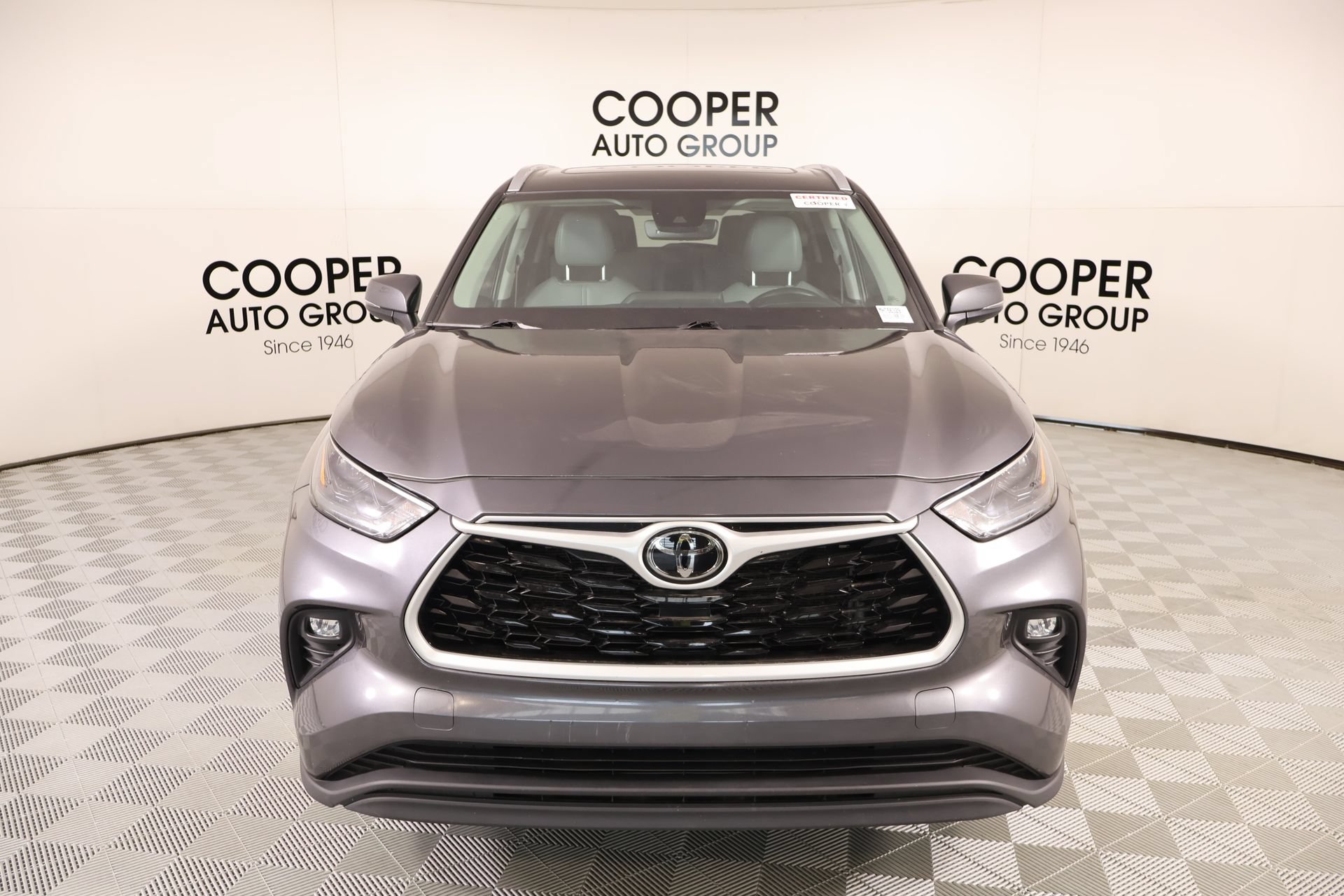 Used 2024 Toyota Highlander XLE AWD/4WD image 9