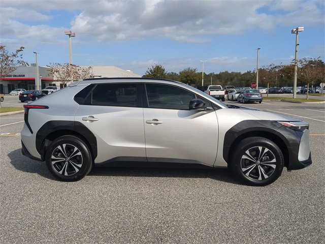 Used 2025 Toyota bZ4X XLE image 3