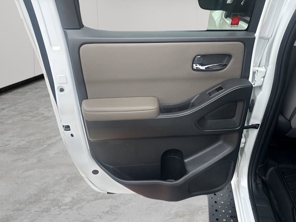 Used 2022 Nissan Frontier SV image 17