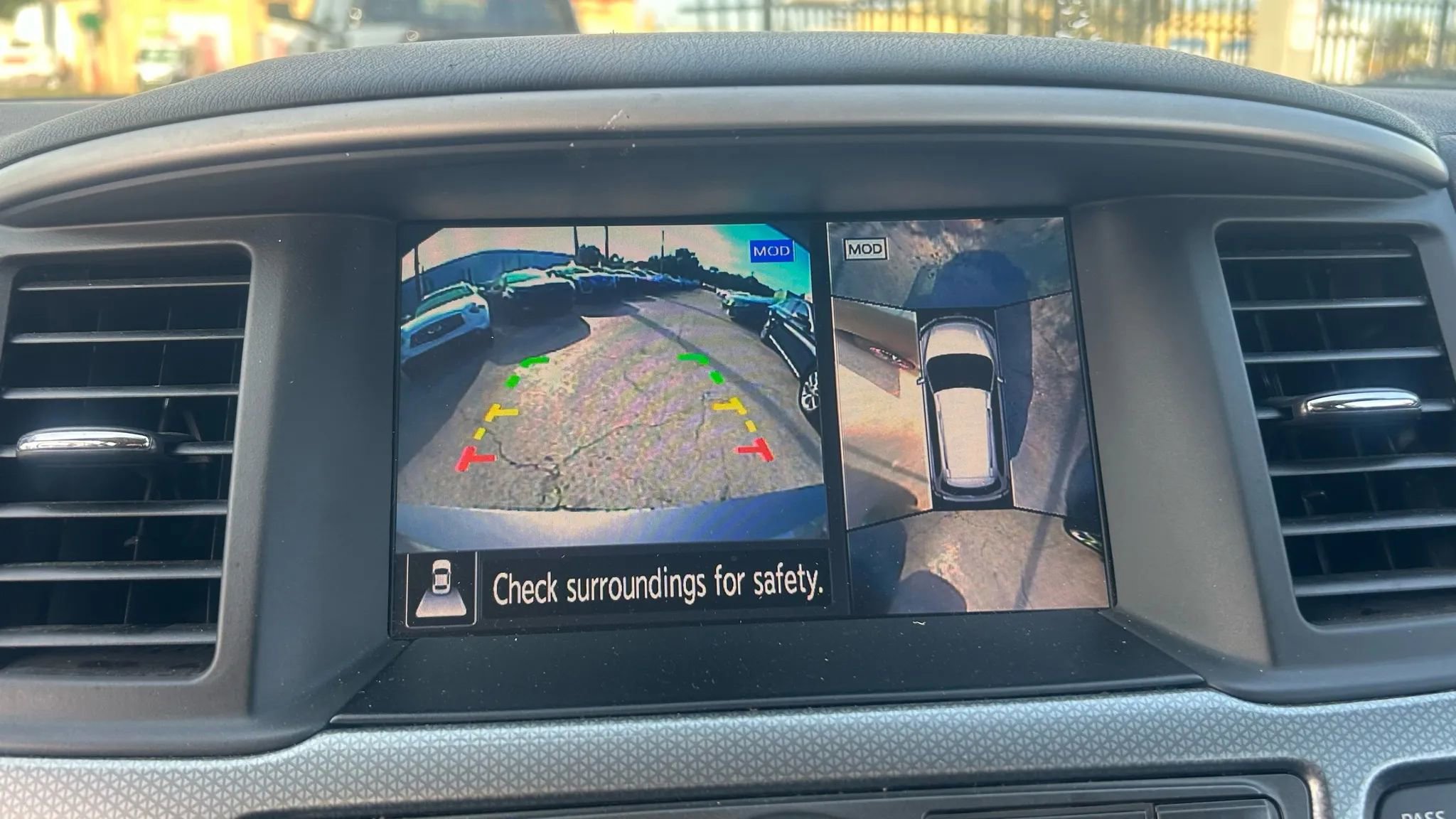 Used 2019 Nissan Pathfinder SL FWD image 17
