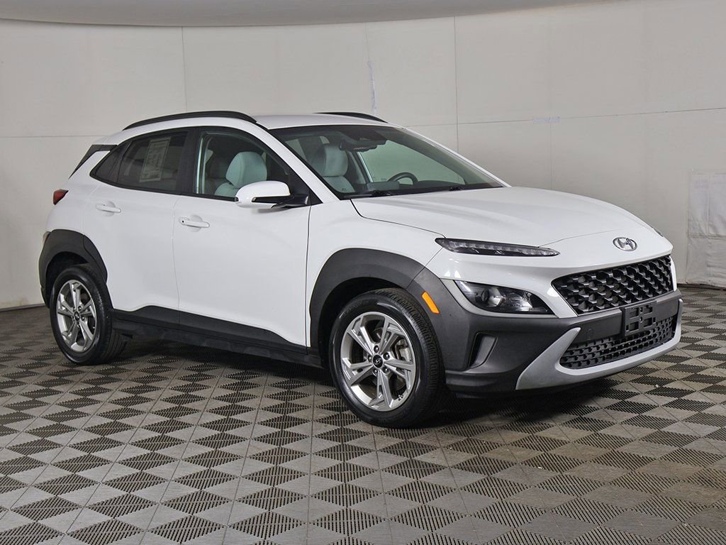 Used 2023 Hyundai Kona SEL image 2
