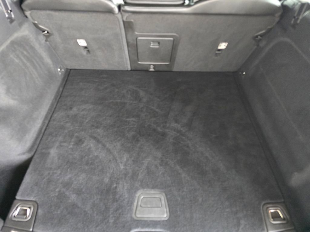 Used 2023 Volvo XC60 B5 Core AWD/4WD image 10