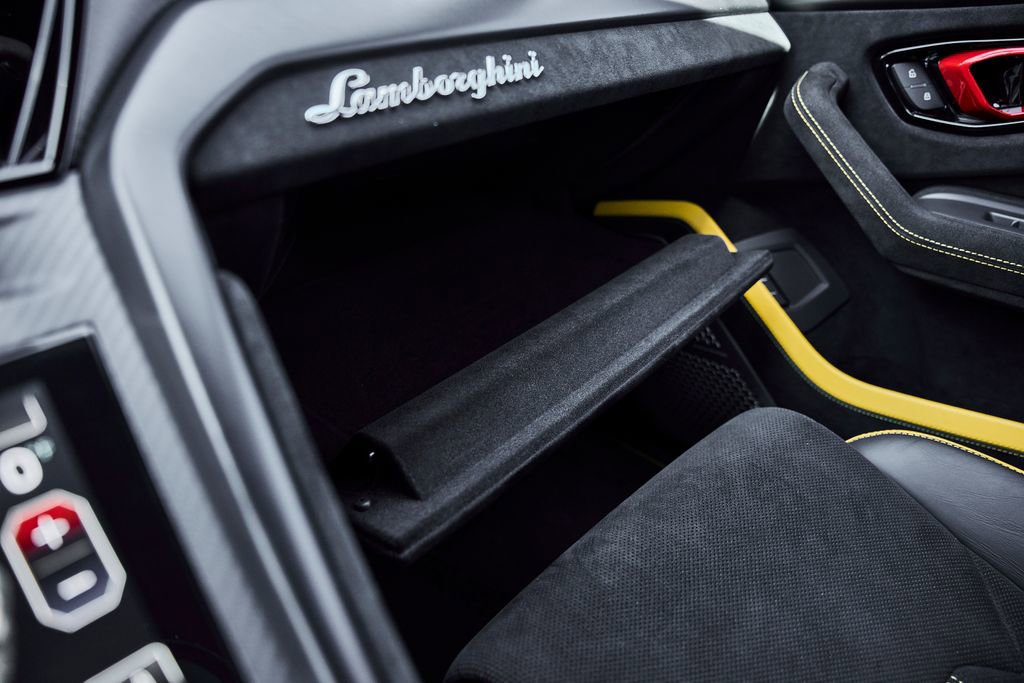 Used 2024 Lamborghini Urus Performante AWD/4WD image 97