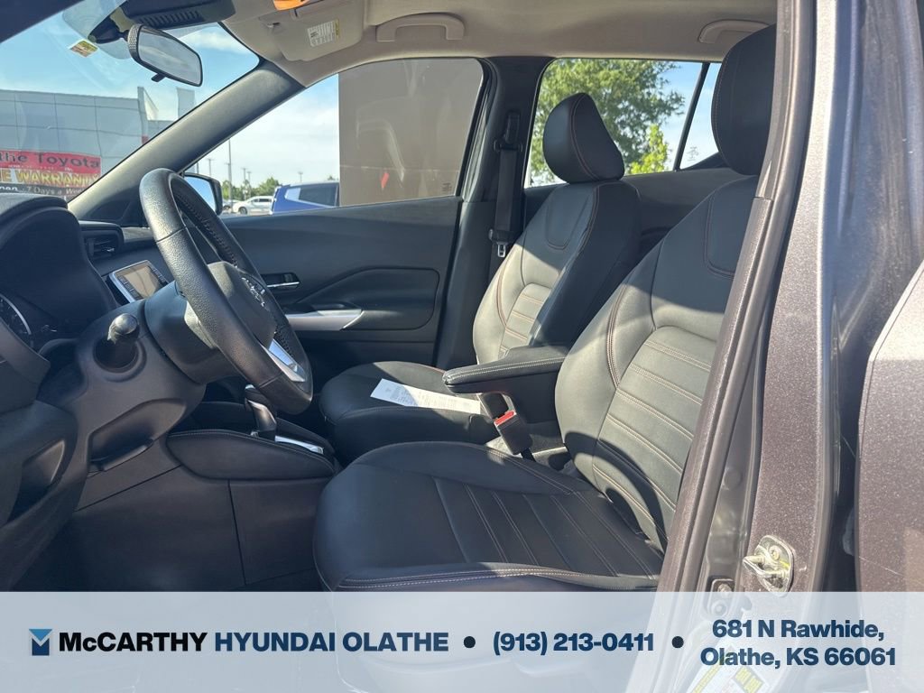 Used 2020 Nissan Kicks SR w/ SR Premium Package FWD image 3