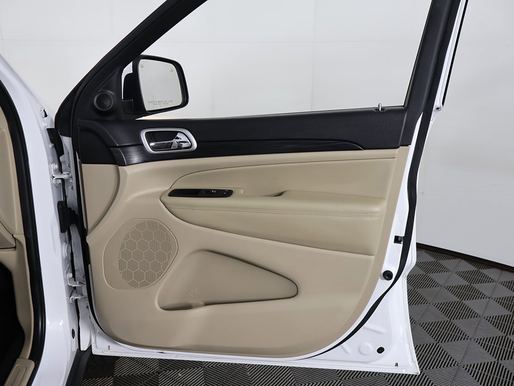 Used 2022 Jeep Grand Cherokee Laredo E image 21