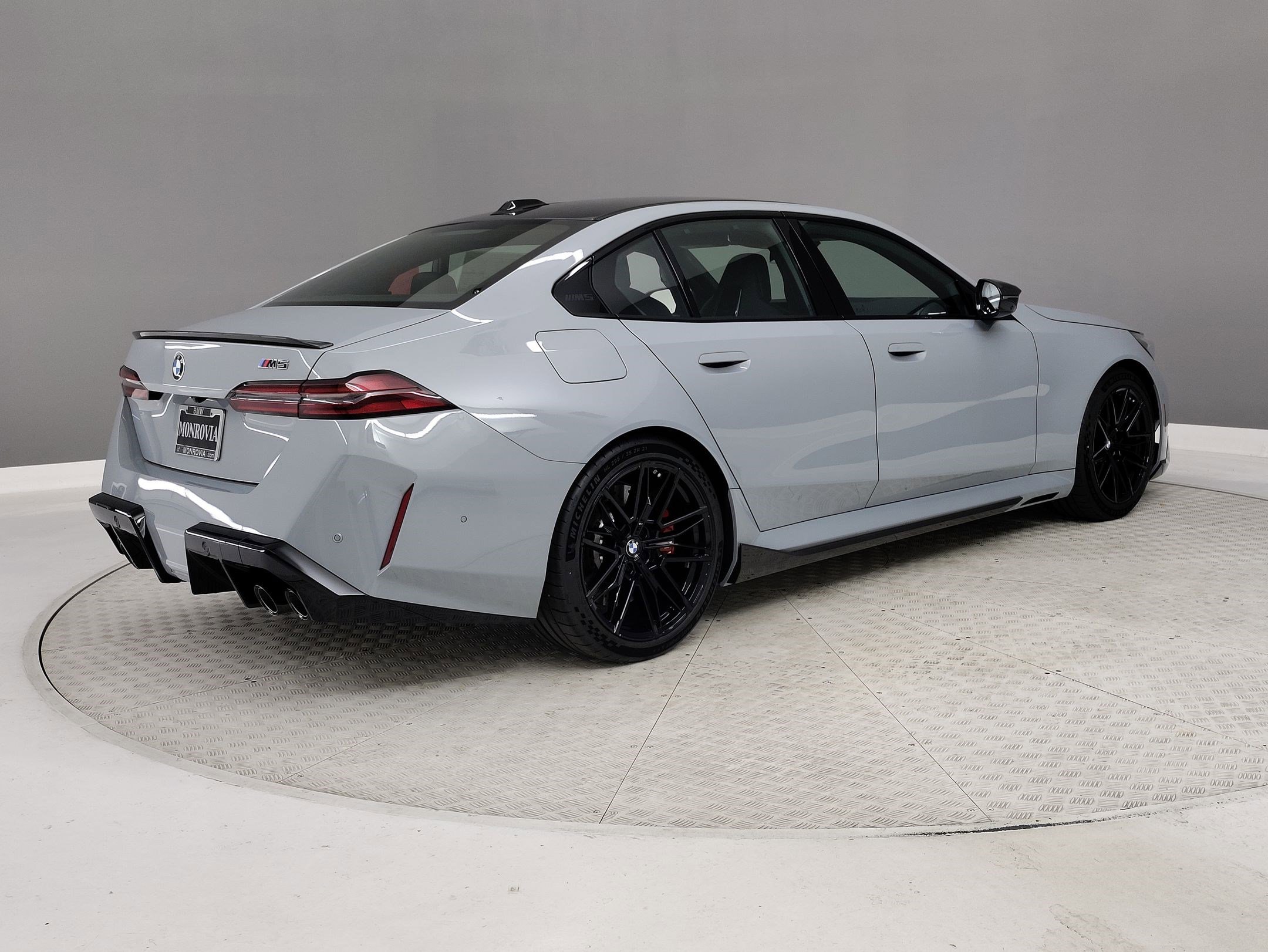 New 2026 BMW M5 w/ Carbon Package image 6