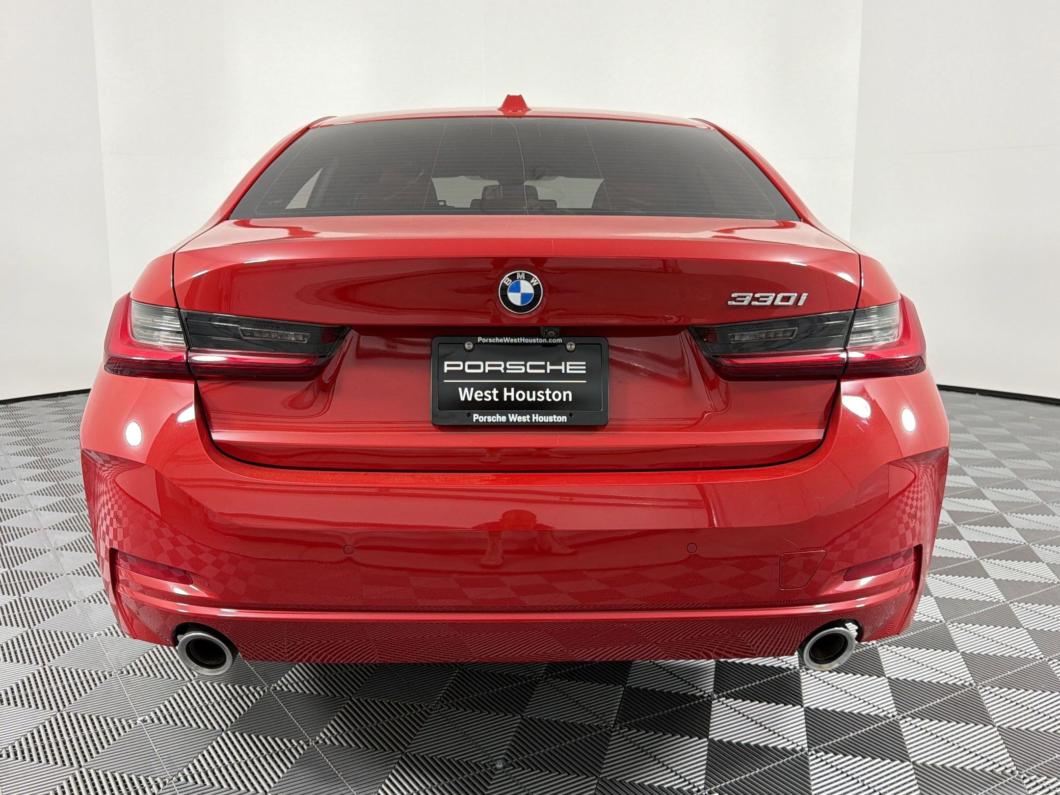 Used 2023 BMW 330i Sedan w/ Premium Package image 10